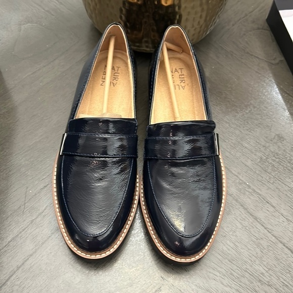 Naturalizer Adiline Platform Loafer (WIDE) - Picture 4 of 11